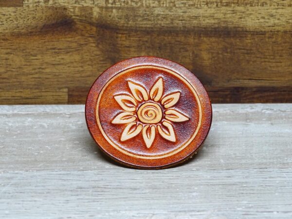 Leder Magnet Pin - OX Antique - Flower - Rund 60 – Bild 3